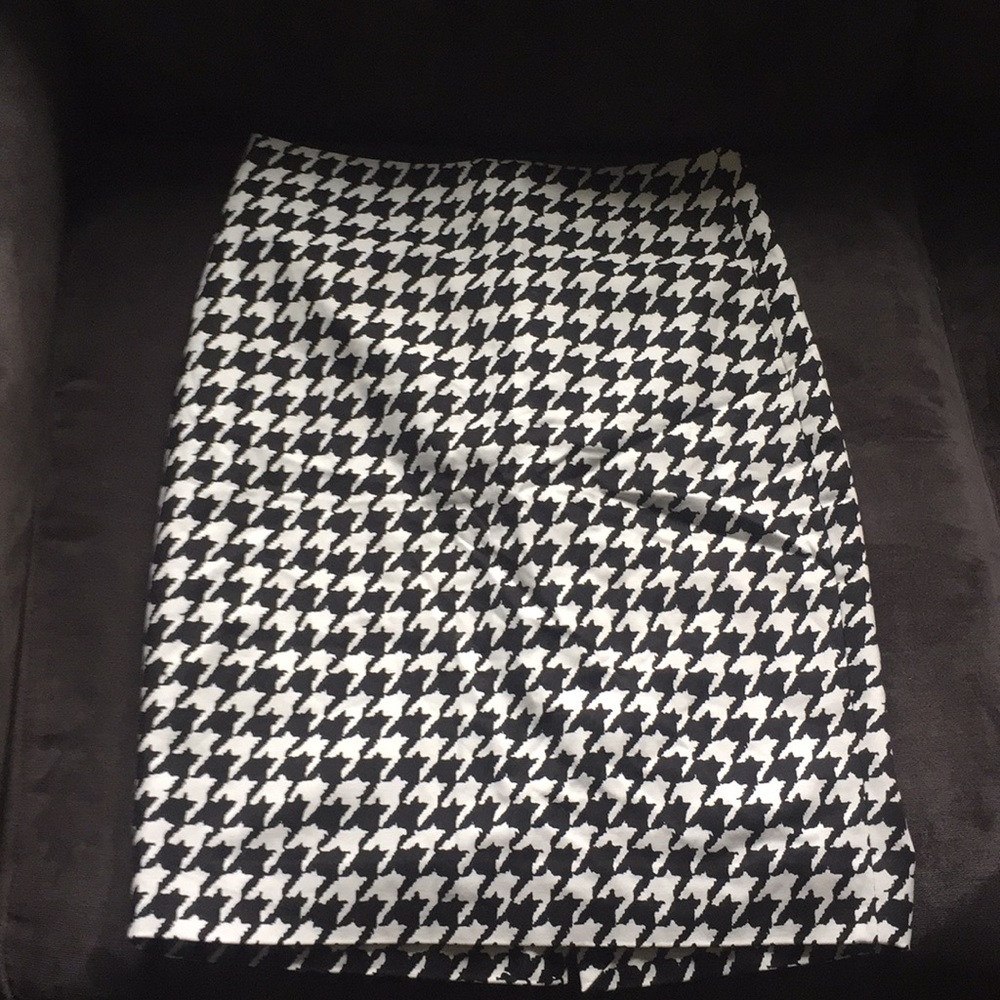 The Limited houndstooth pencil skirt
